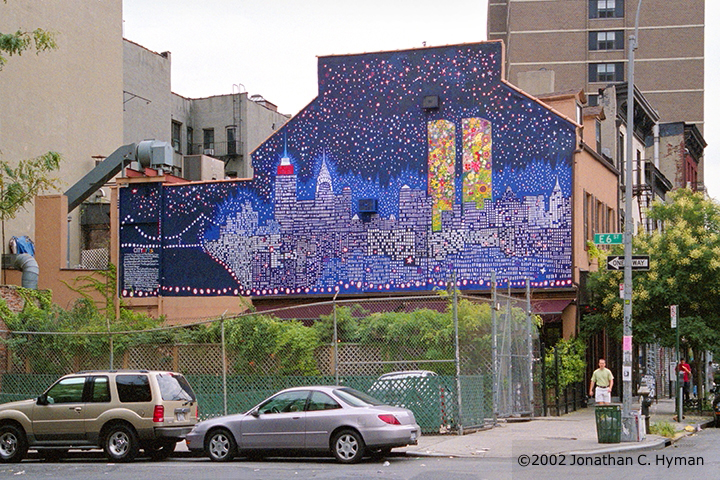 Documentary photograph of vernacular art and memorials responding to September 11th, image 2