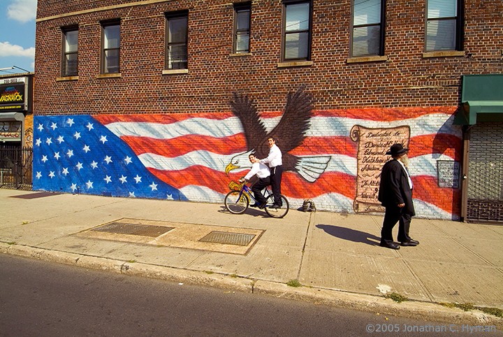 Documentary photograph of vernacular art and memorials responding to September 11th, image 9