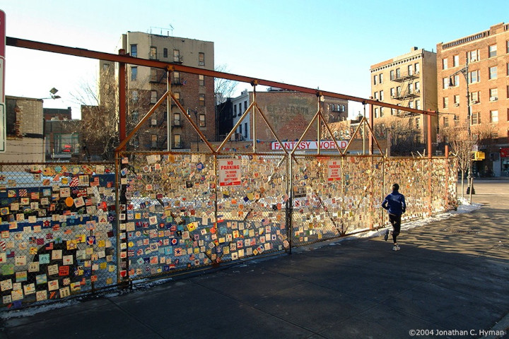 Documentary photograph of vernacular art and memorials responding to September 11th, image 18