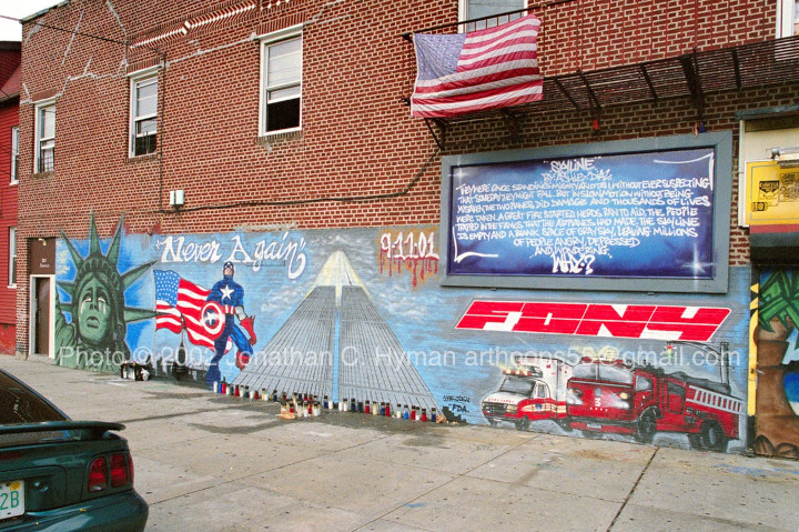Documentary photograph of vernacular art and memorials responding to September 11th, image 21