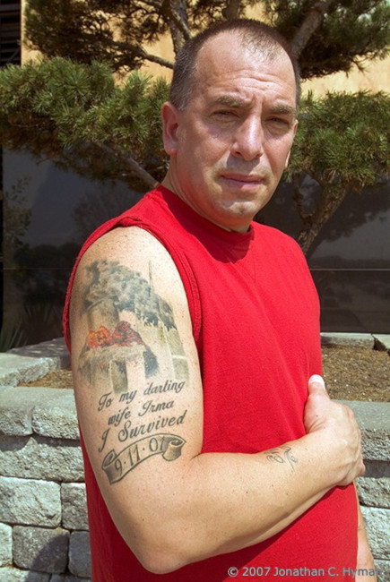Documentary photograph of vernacular art and memorials responding to September 11th, image 22