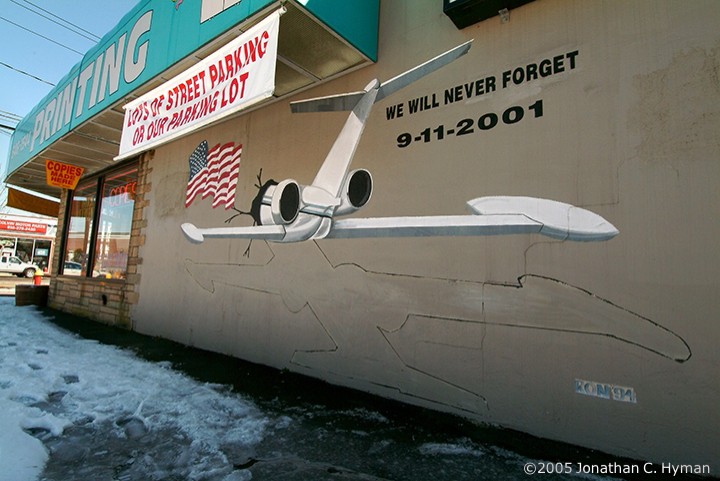 Documentary photograph of vernacular art and memorials responding to September 11th, image 25