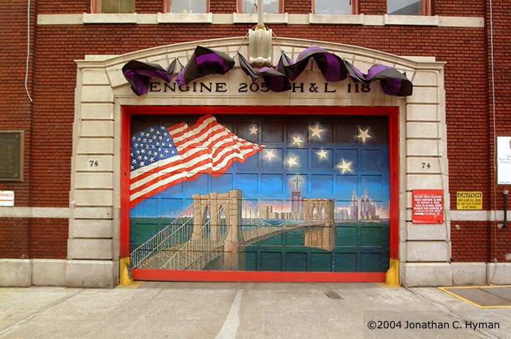 Documentary photograph of vernacular art and memorials responding to September 11th, image 32