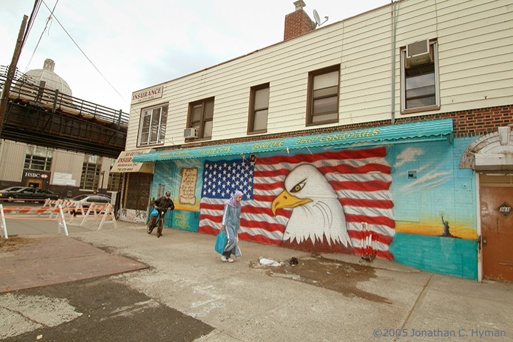 Documentary photograph of vernacular art and memorials responding to September 11th, image 46