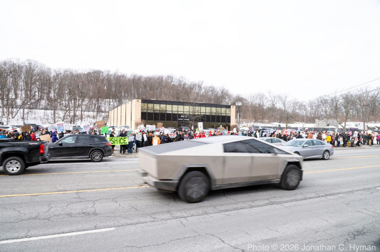 Documentary photograph of rallies, demonstrations, protests, signs and art, image 93